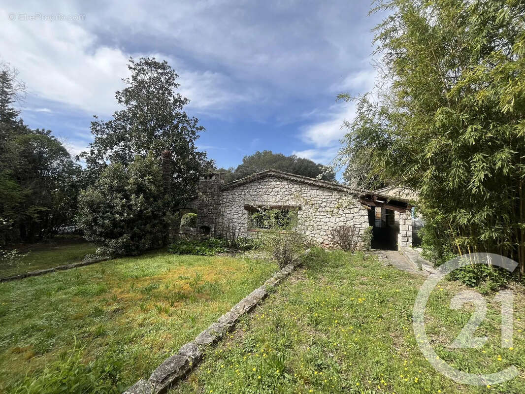 Maison à ROQUEFORT-LES-PINS