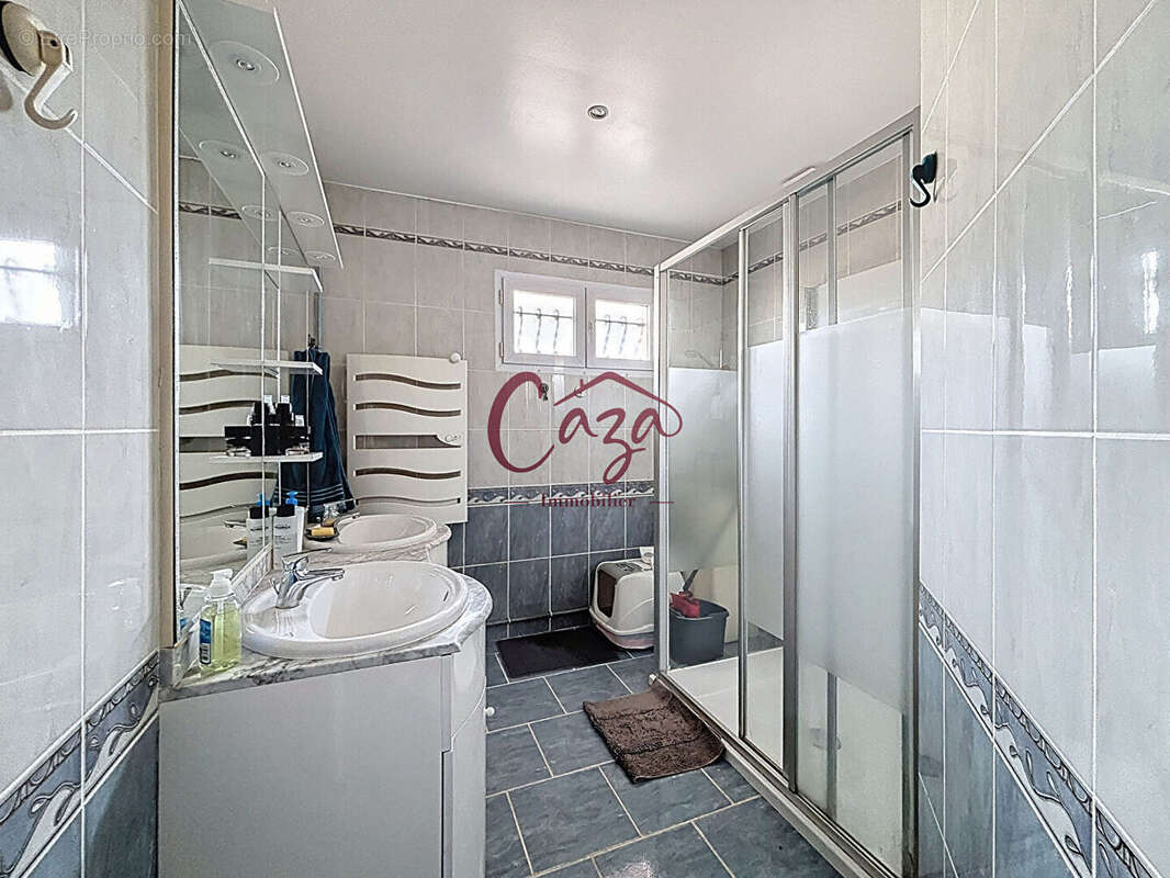 Maison à CAMBLANES-ET-MEYNAC