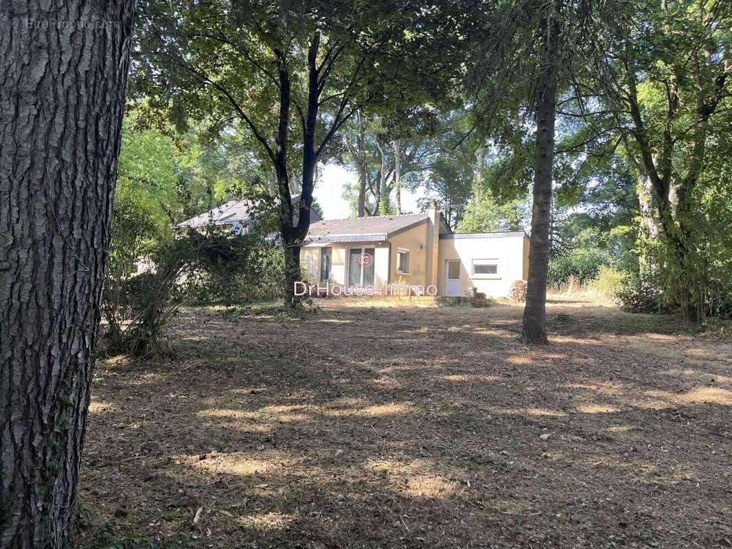 Maison à SOULAIRE-ET-BOURG