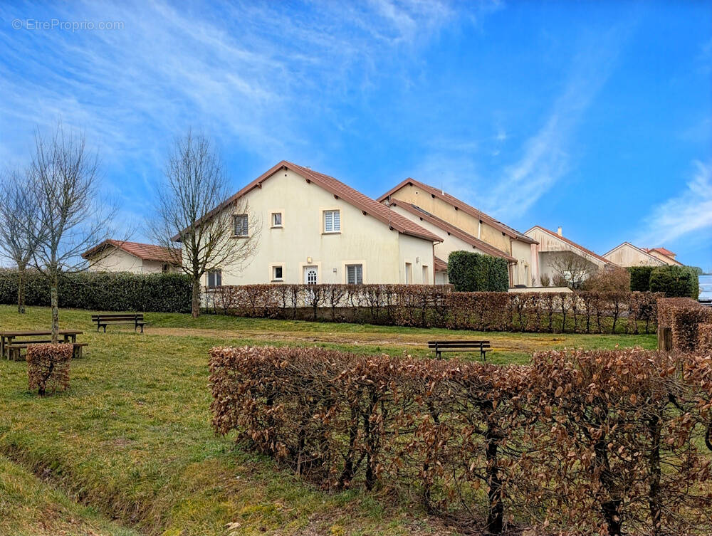 Maison à DOMPAIRE