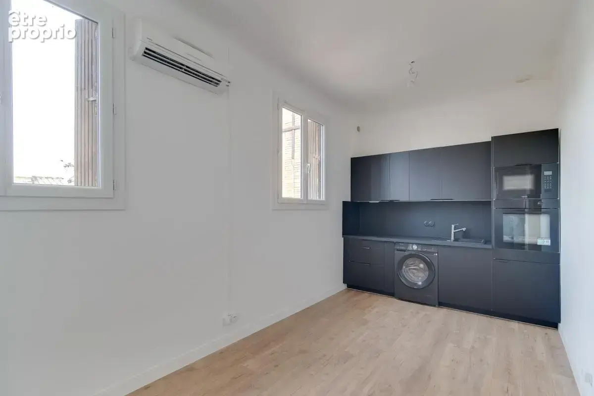 Appartement à MARSEILLE-1E