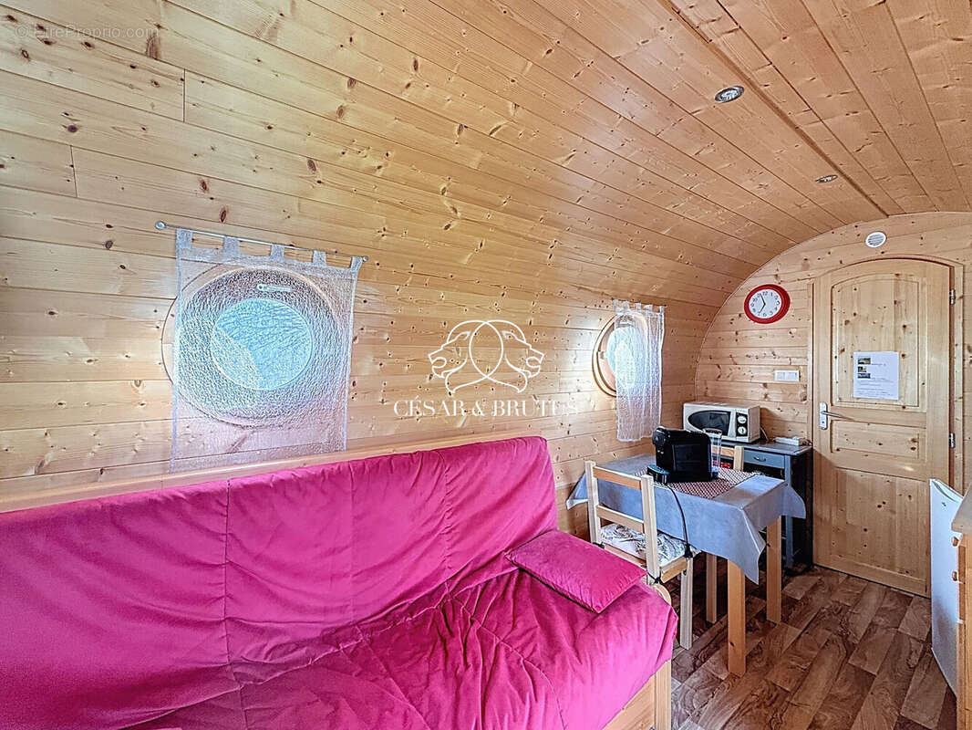 Maison à POUILLY-SOUS-CHARLIEU