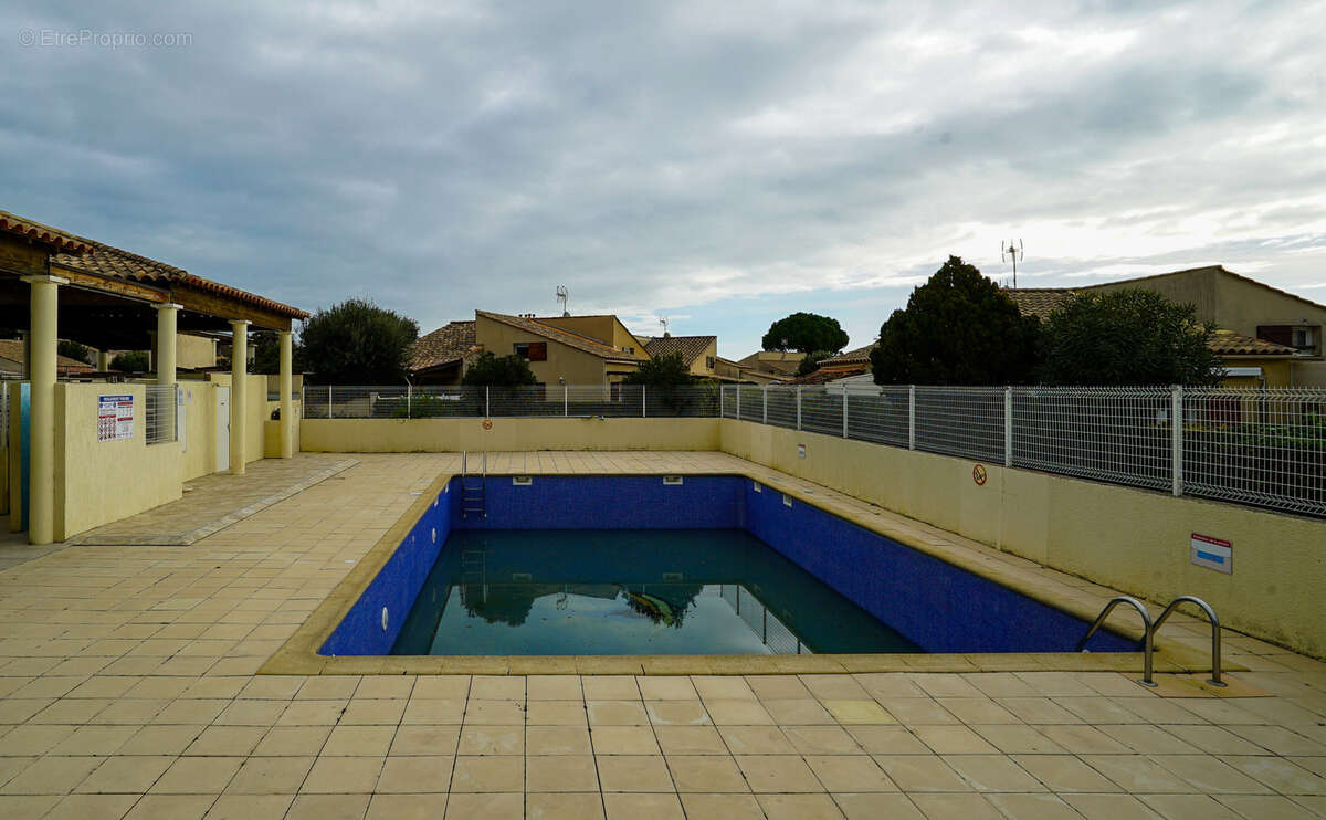 Maison à VIC-LA-GARDIOLE