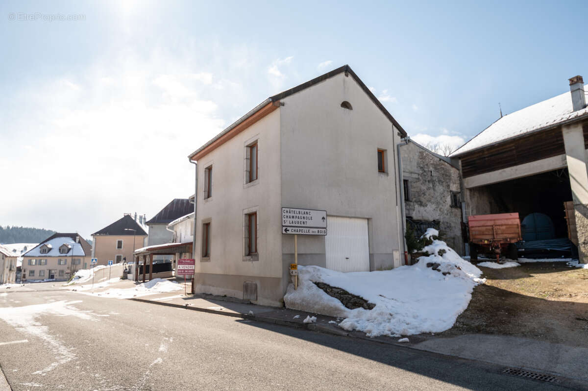 Maison à CHAUX-NEUVE