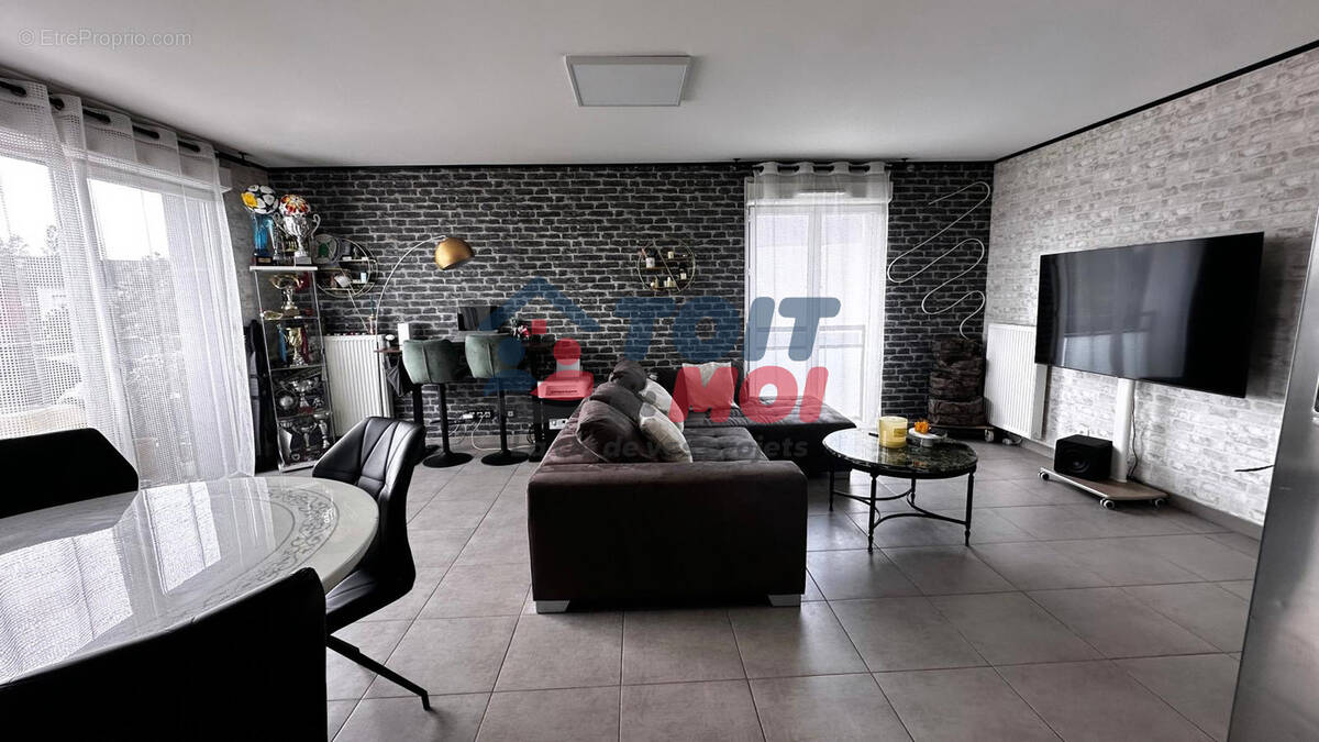 Appartement à SAINT-GENIS-POUILLY