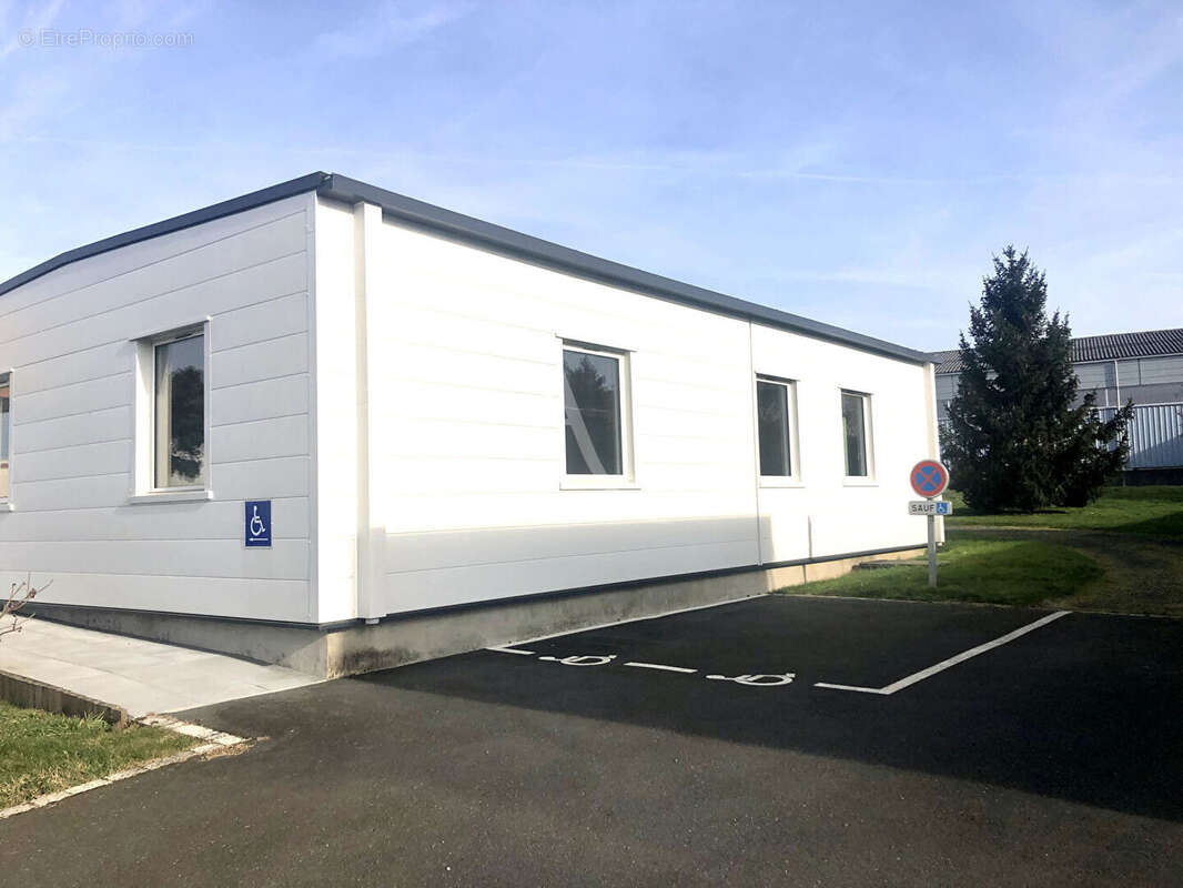 Commerce à MONTAIGU