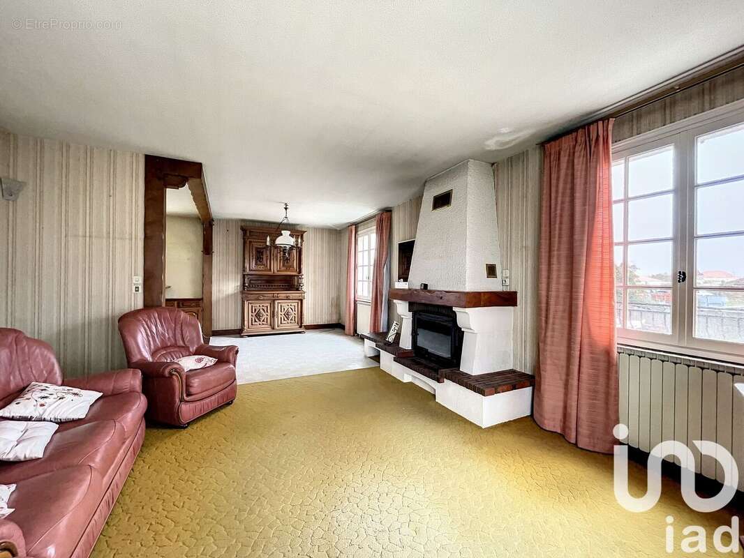 Photo 2 - Maison à CHARRON