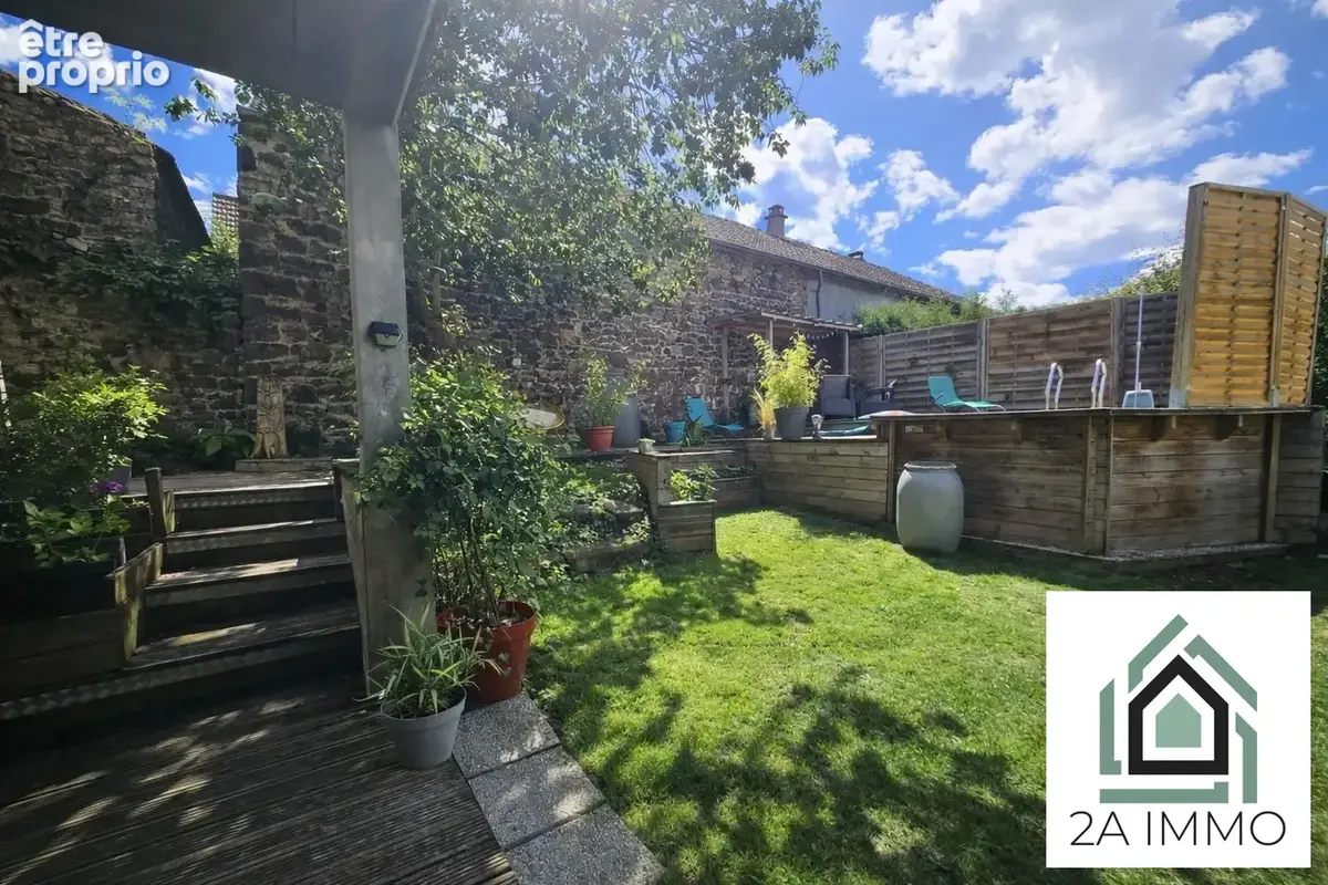 Maison 6 pièces 154 m² à vendre à Saint-Ours (63230) - photo 2