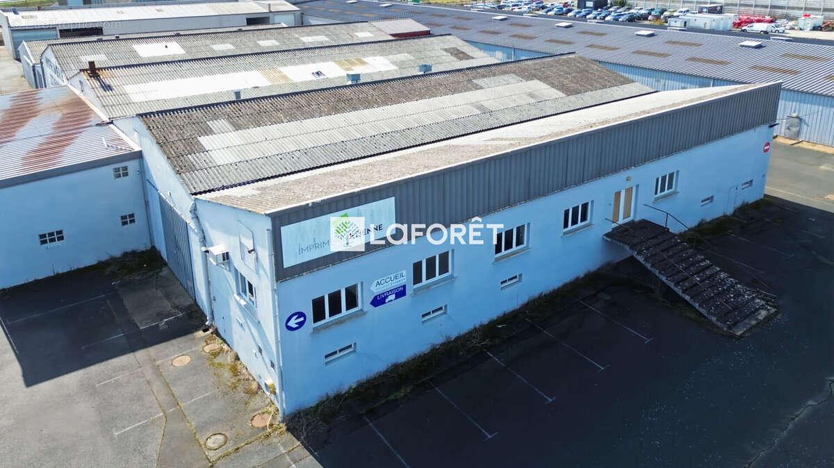 Commerce à DOUE-LA-FONTAINE