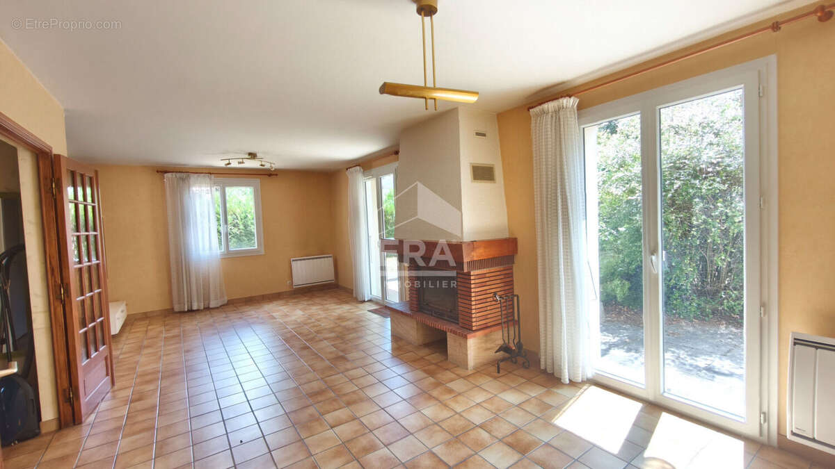 Maison 148m² à saint-denis-lès-bourg - photo 2