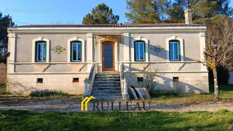 Maison et dépendance à Laruscade - photo 2