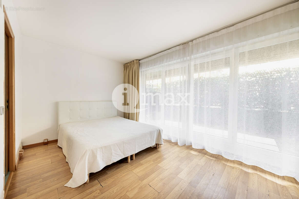 Appartement à LEVALLOIS-PERRET
