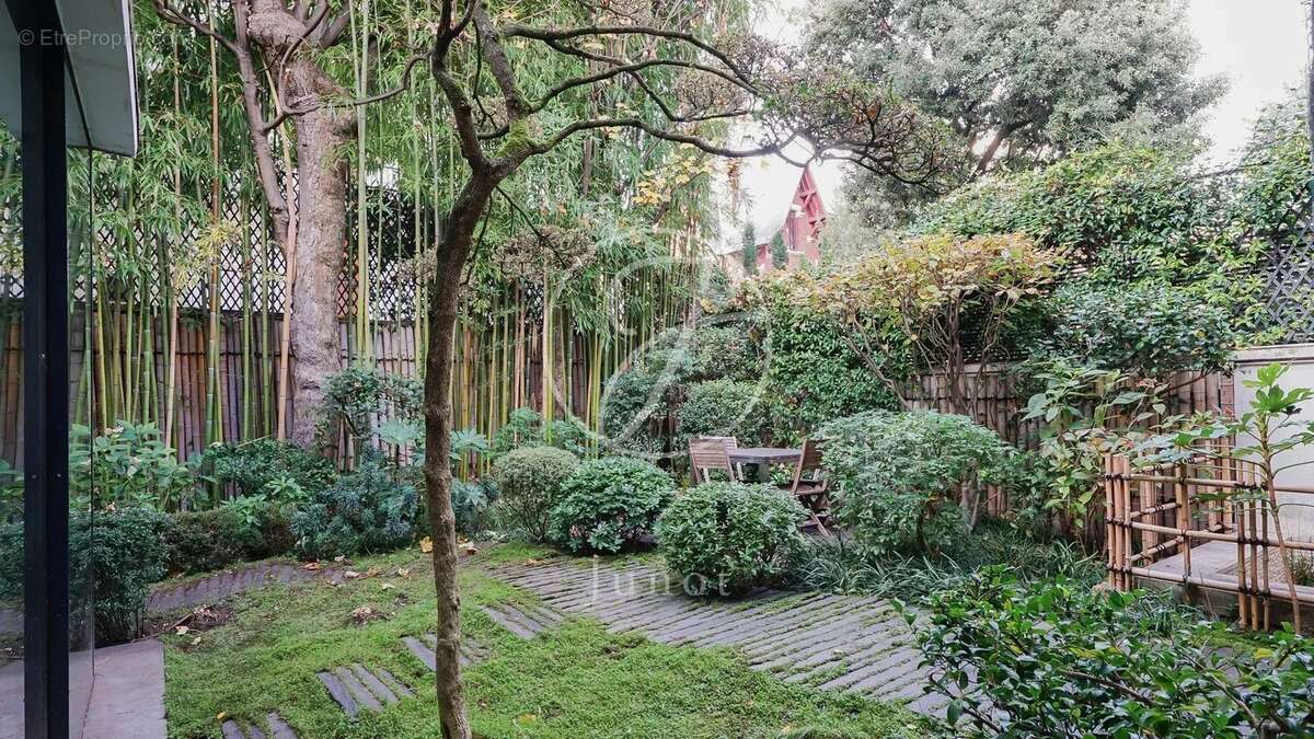 Maison à NEUILLY-SUR-SEINE