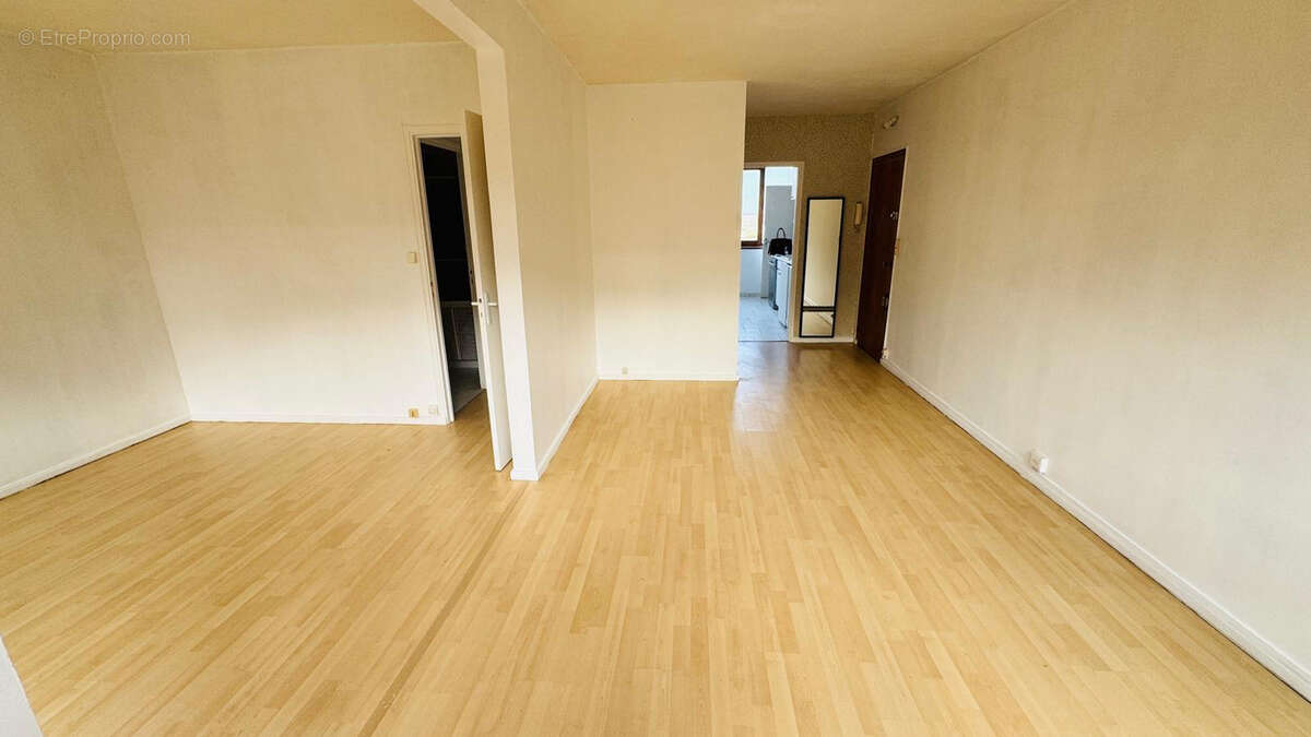 Appartement à FONTENAY-LE-FLEURY