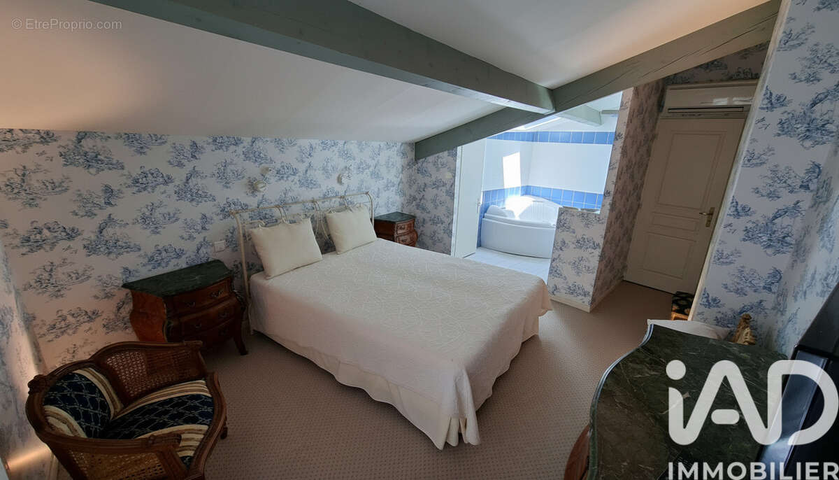Maison 193 m² à Montjoi  - photo 9