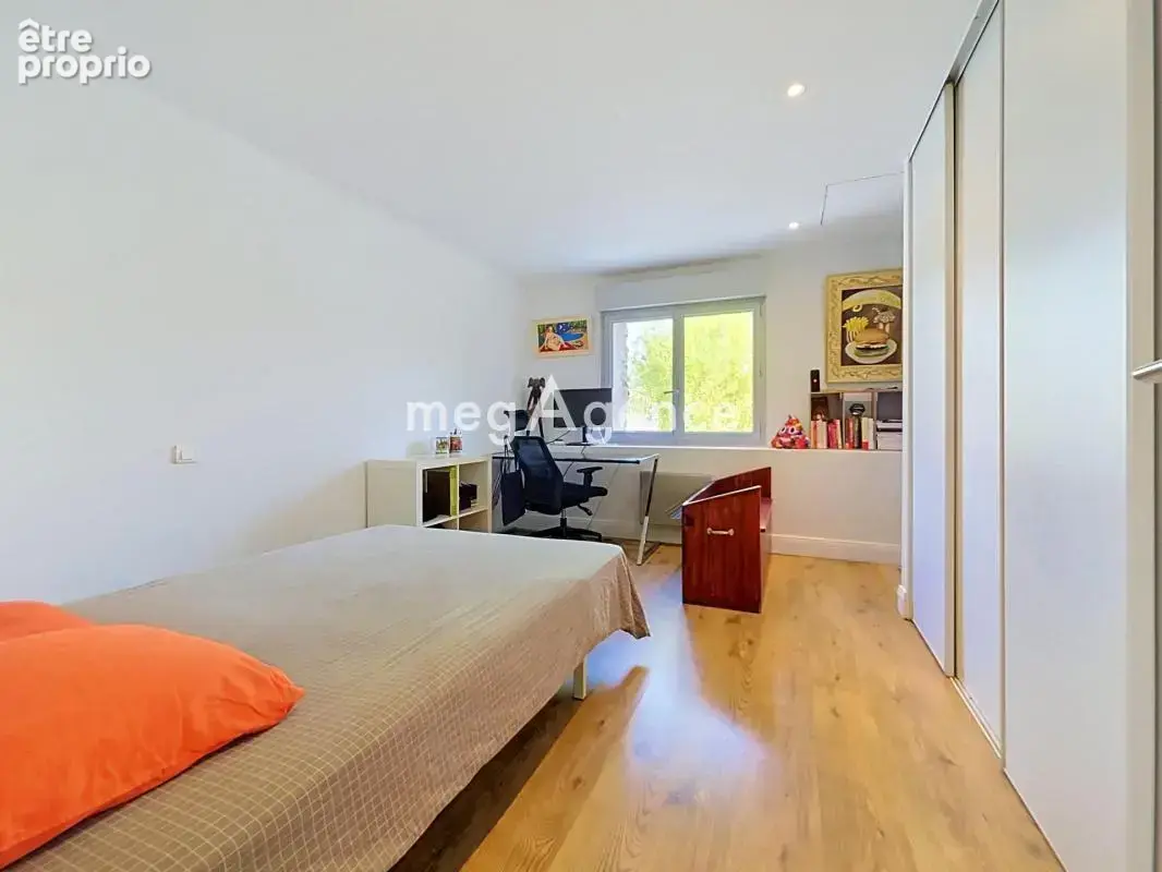Maison de plain-pied – 148 m² – Grands volumes et vue sur le château - photo 8
