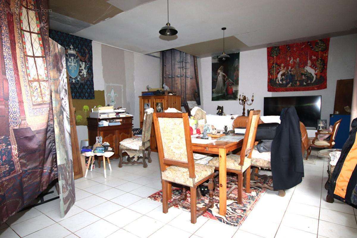 Maison à VILLEFRANCHE-DE-PANAT