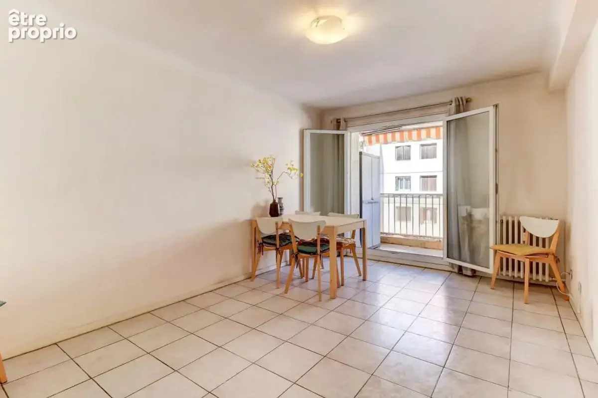 3P en étage élevé, balcon et aperçu mer – Carras / Arénas - photo 2