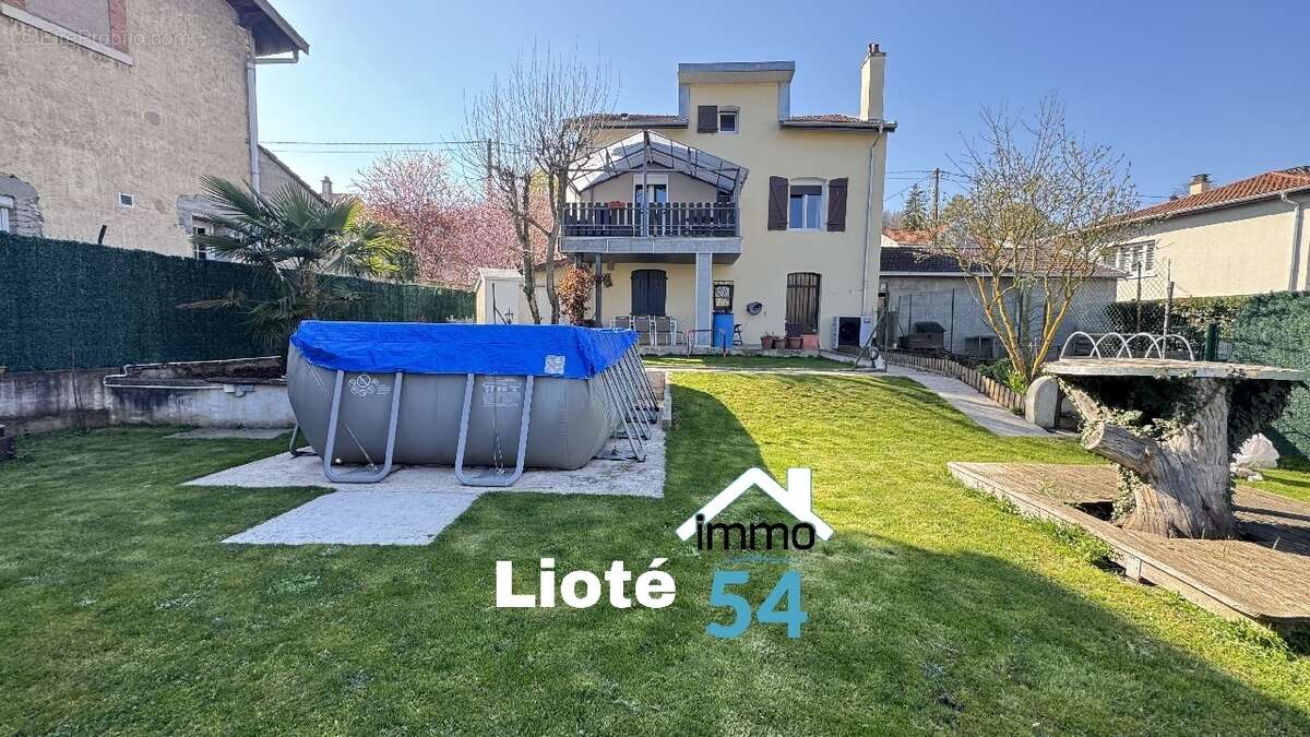 Maison à ROSIERES-AUX-SALINES