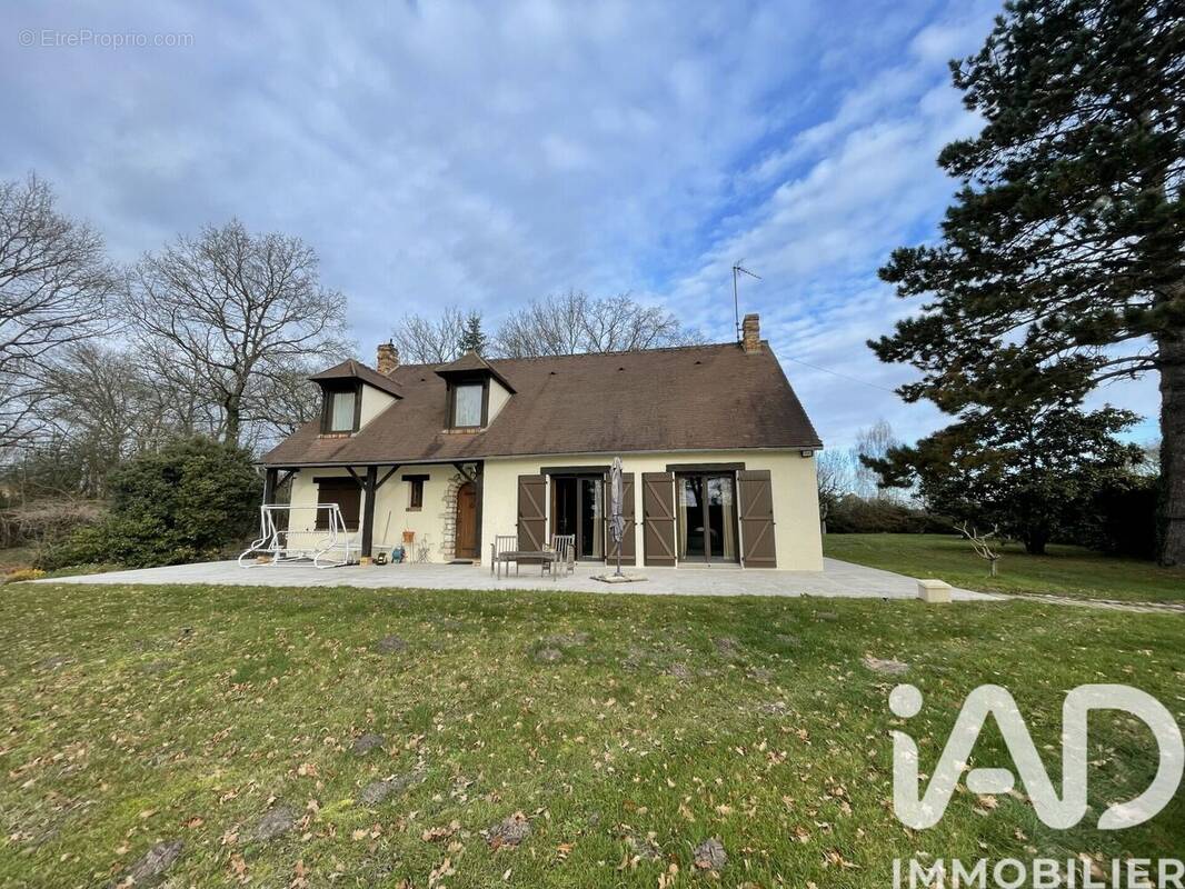 Photo 1 - Maison à HOUDAN