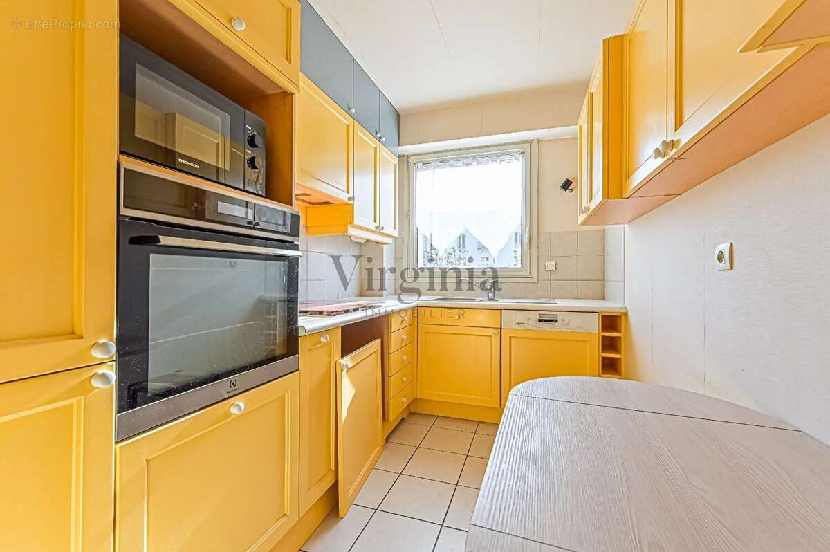 Appartement à CHARENTON-LE-PONT