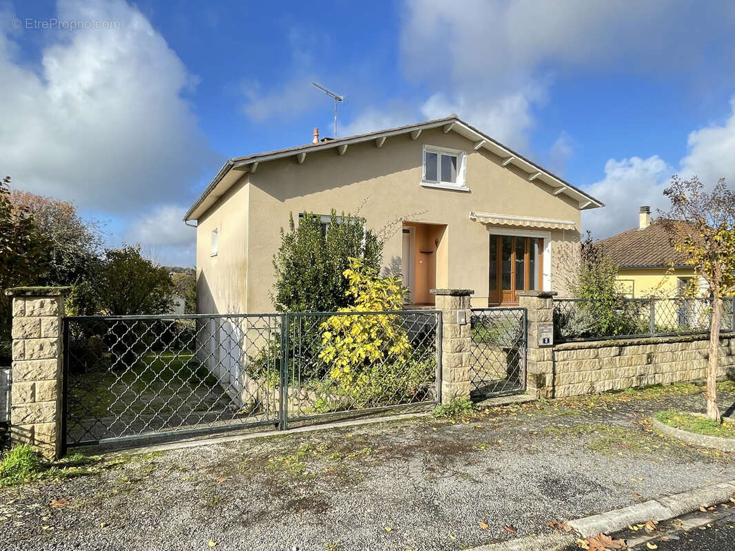 Maison à CONFOLENS