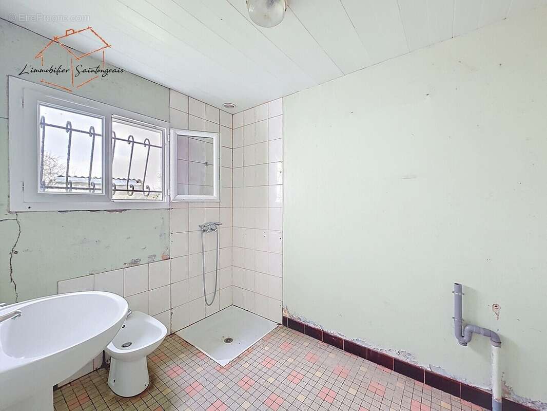 Maison 85 m² à Sainte-Ramee  - photo 102