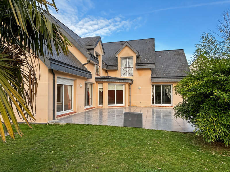 Maison à LE MESNIL-ESNARD