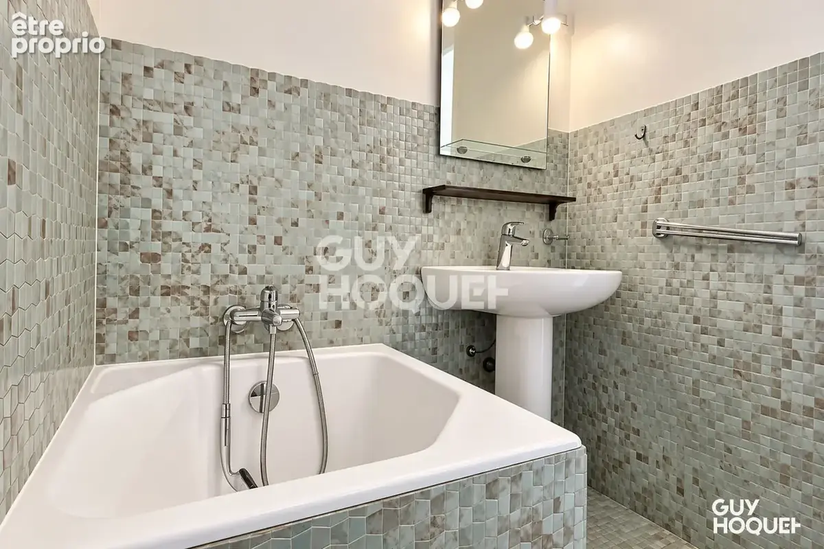 Rare sur le secteur : 6 pièces familial de 105 m² avec loggia - photo 13