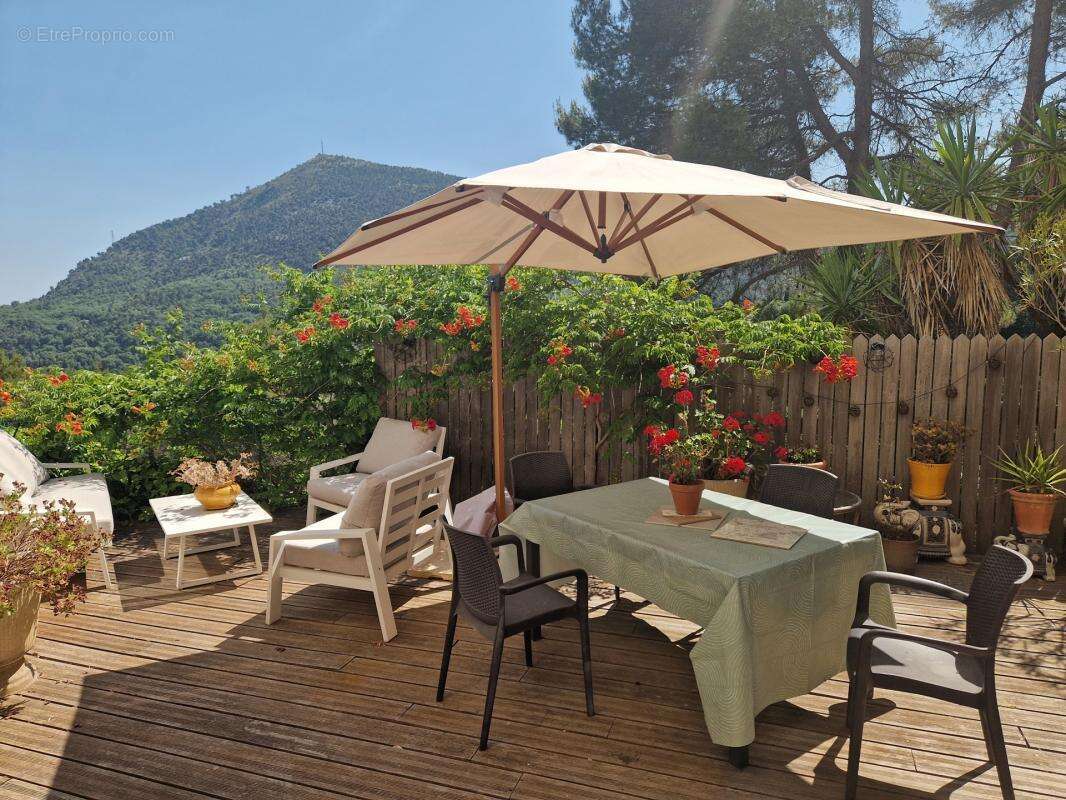 Appartement à TOURRETTE-LEVENS