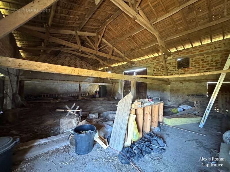 Domaine de 28 hectares avec étang privé, maison, 2 gîtes et plus de 400 m² de dépendances - photo 11