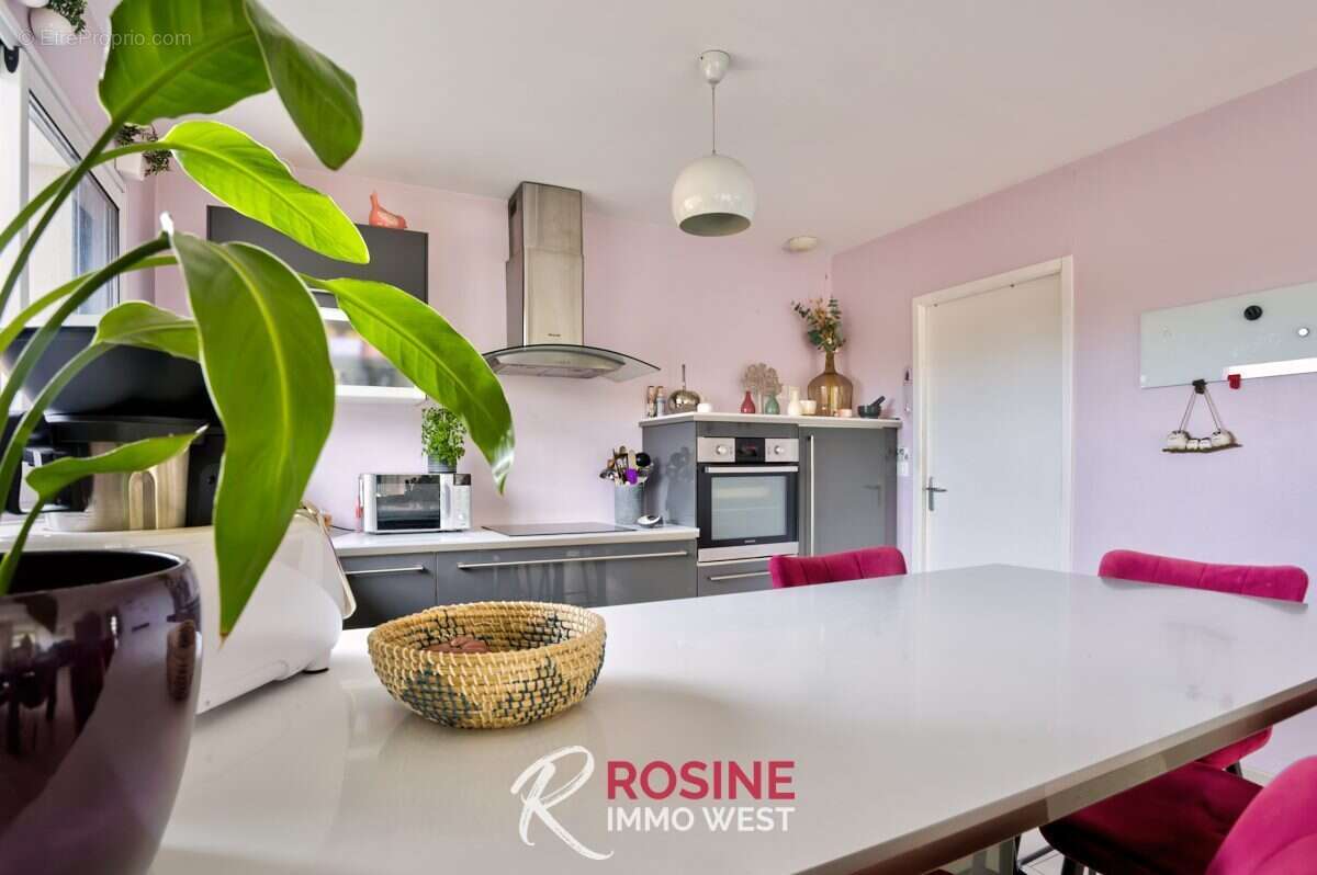 Maison 114 m² à Beaucouze  - photo 9