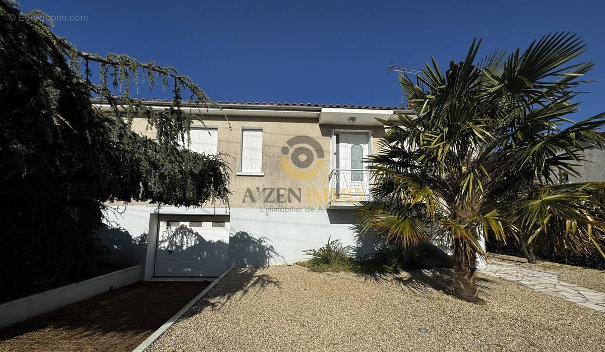 Maison à SECONDIGNY