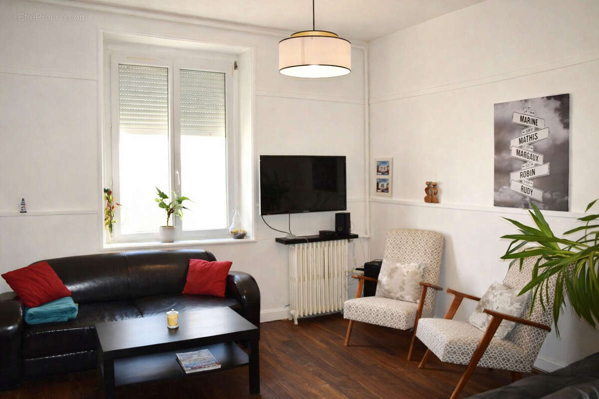 Maison familiale avec jardin paysagé et piscine - proche gare - photo 7