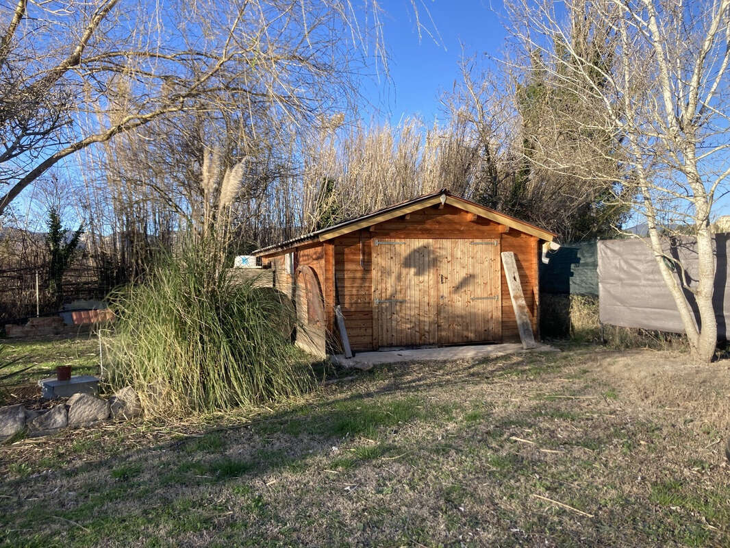 cabanon en dur 40 m² sur 2000 m² - photo 8