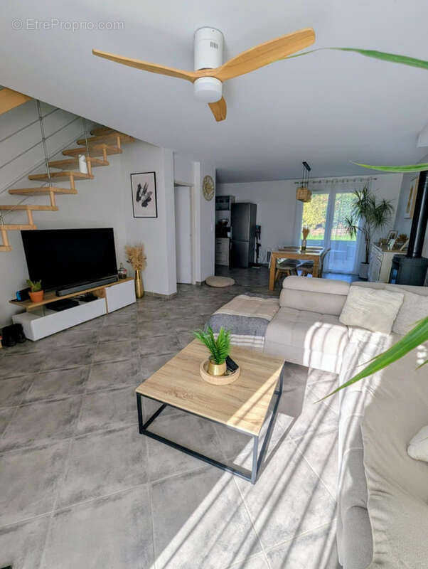 Maison à LUC-LA-PRIMAUBE