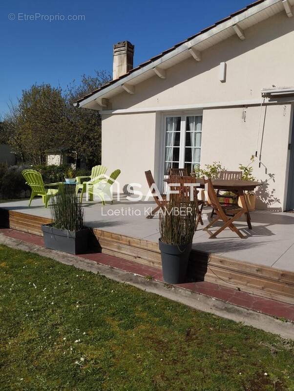 Photo 1 - Maison à BARBEZIEUX-SAINT-HILAIRE