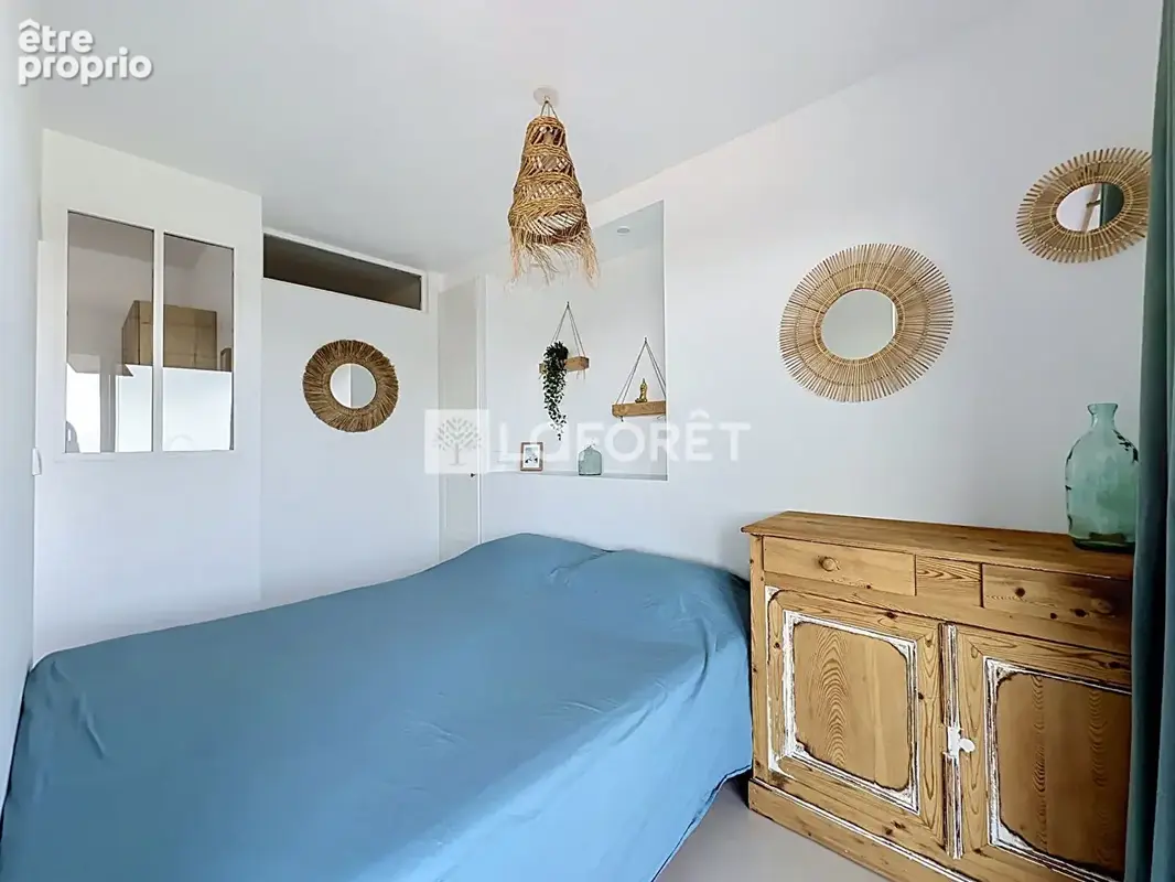 Studio rénové de 32 m² avec coin nuit, terrasse de 15 m² et vue panoramique sur la pinède - photo 4