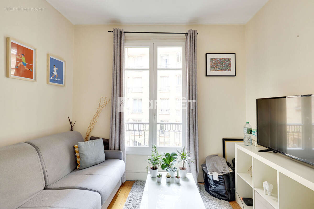 Appartement à PARIS-14E