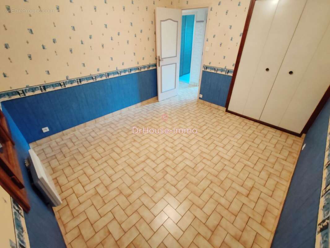 Maison à VAUX-SUR-VIENNE