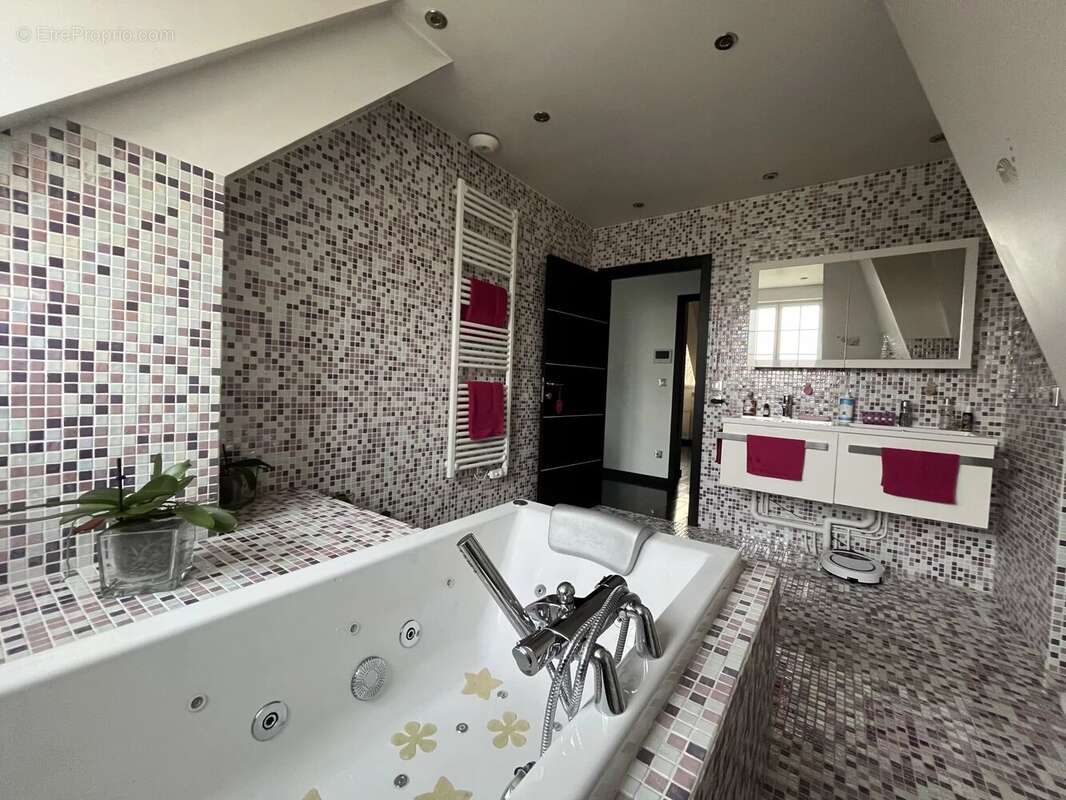 Maison à ORMESSON-SUR-MARNE