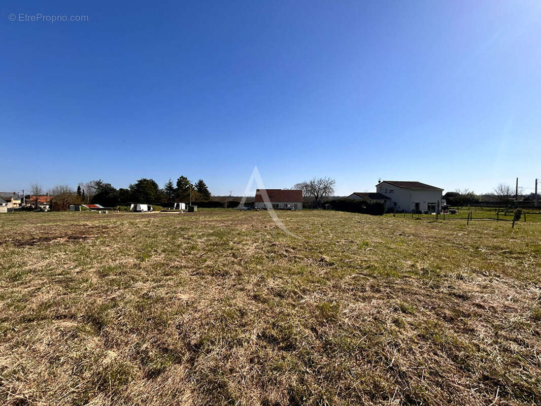 Terrain à THOUARCE