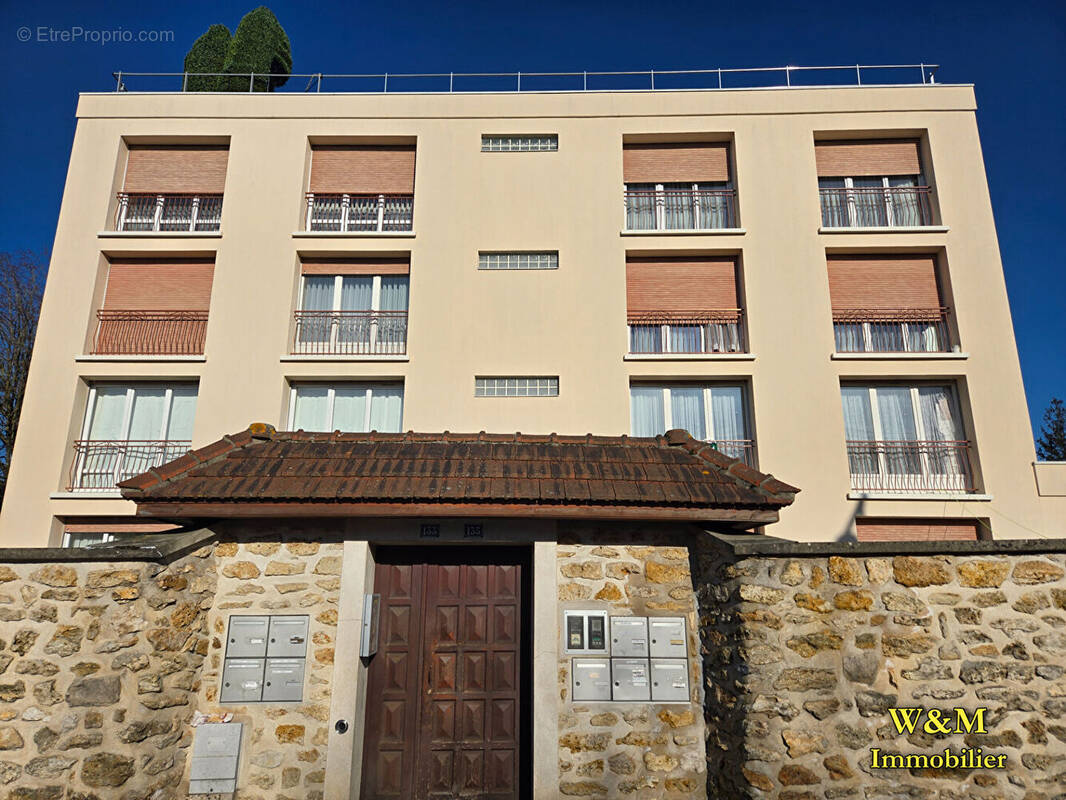 Appartement à CORBEIL-ESSONNES