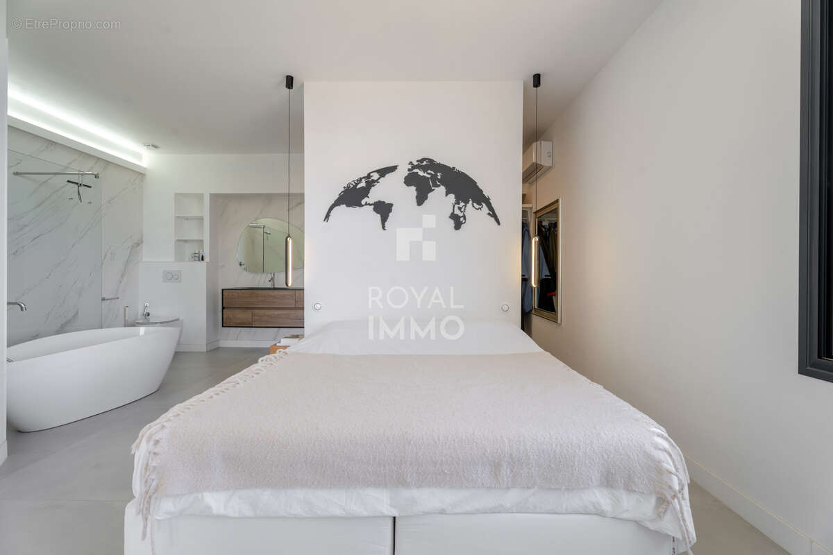 Appartement à SIX-FOURS-LES-PLAGES