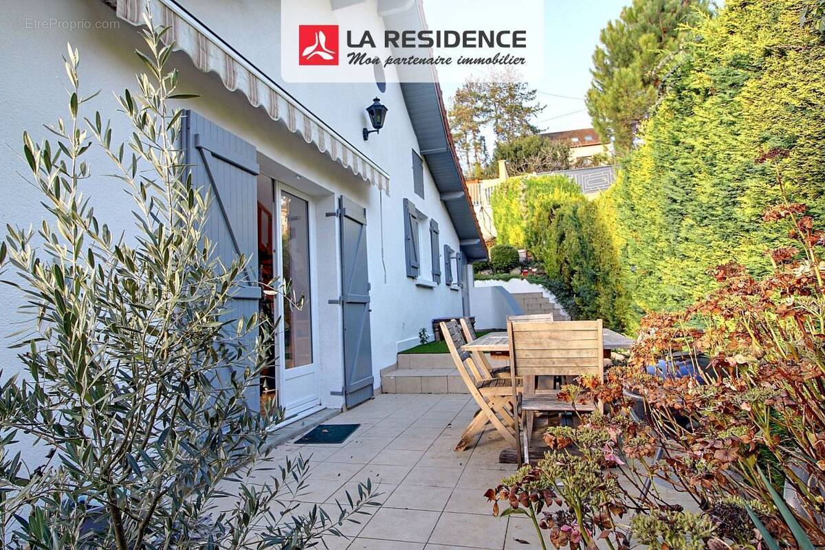 Maison à VAUX-SUR-SEINE