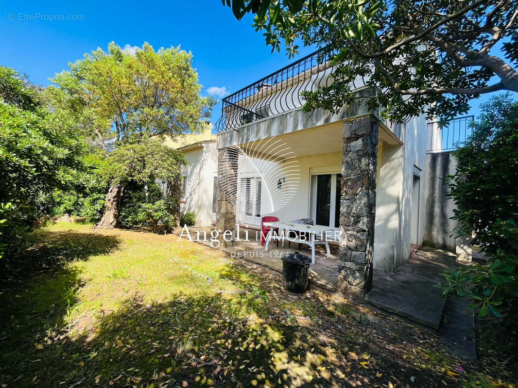 Maison à FREJUS