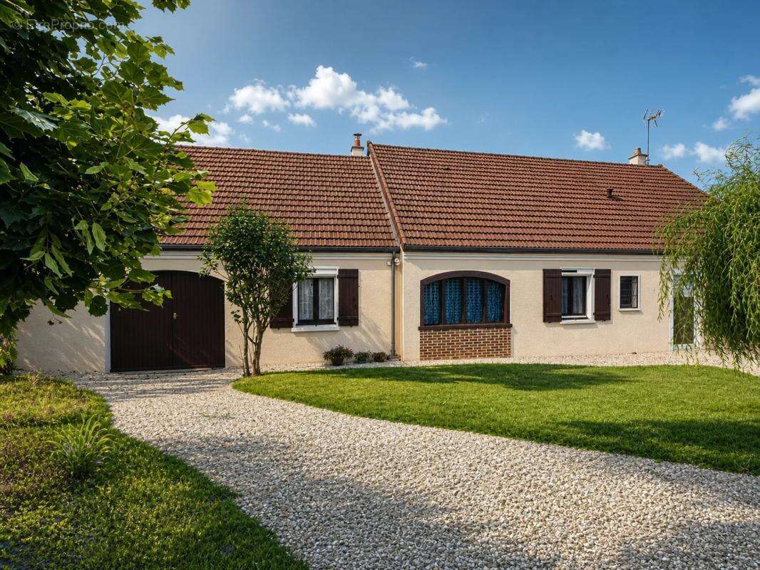 Maison de 5 pièces de 143 m² à Chevannes-Changy - photo 3