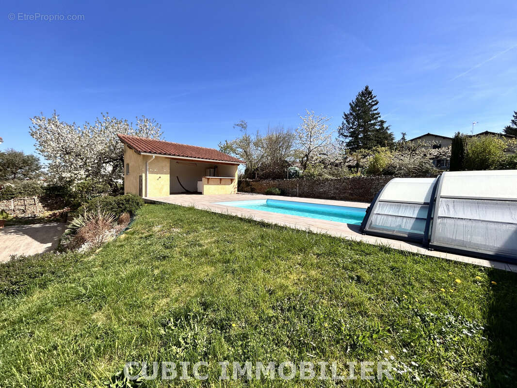 Maison à LACHASSAGNE