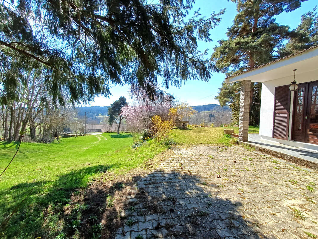 Maison à CRAPONNE-SUR-ARZON