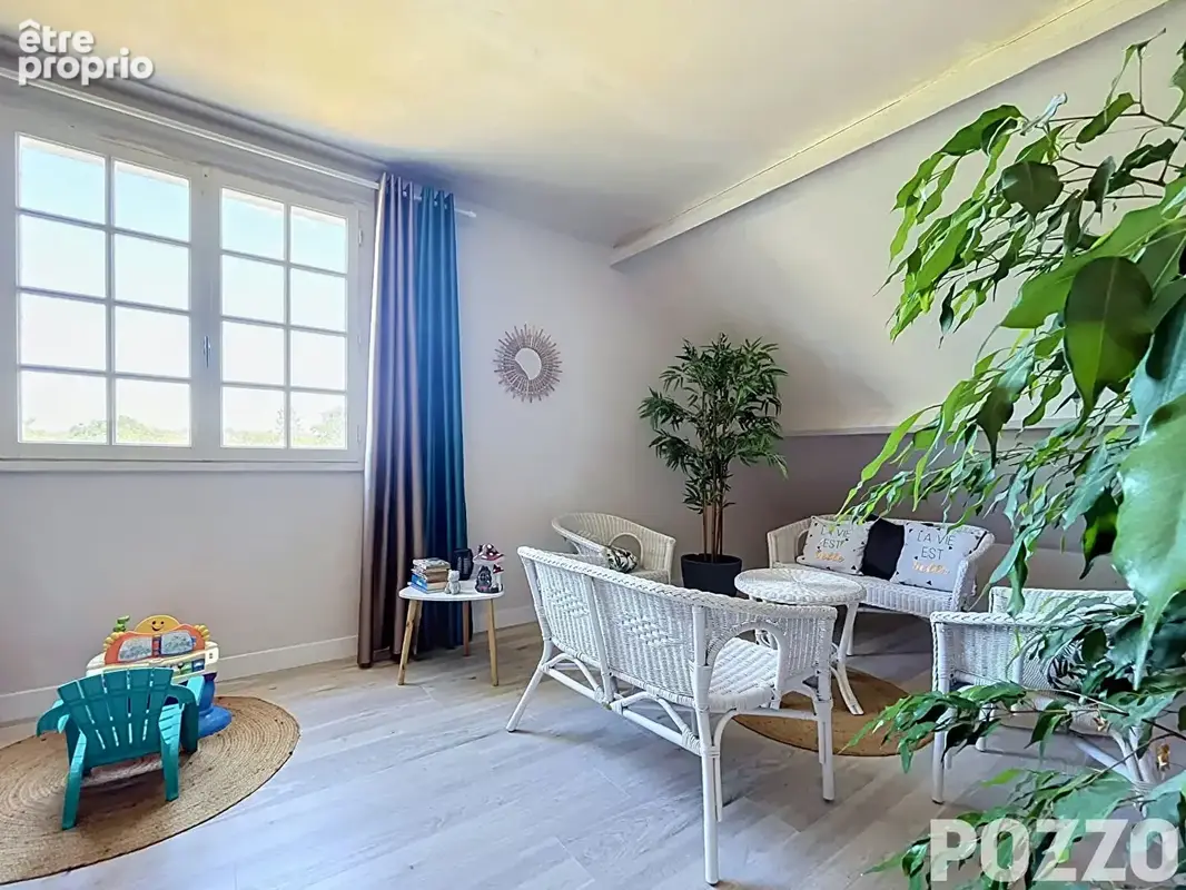 A VENDRE Maison familiale de 155 m² avec 5 chambres à Condé-sur-Vire !! - photo 13
